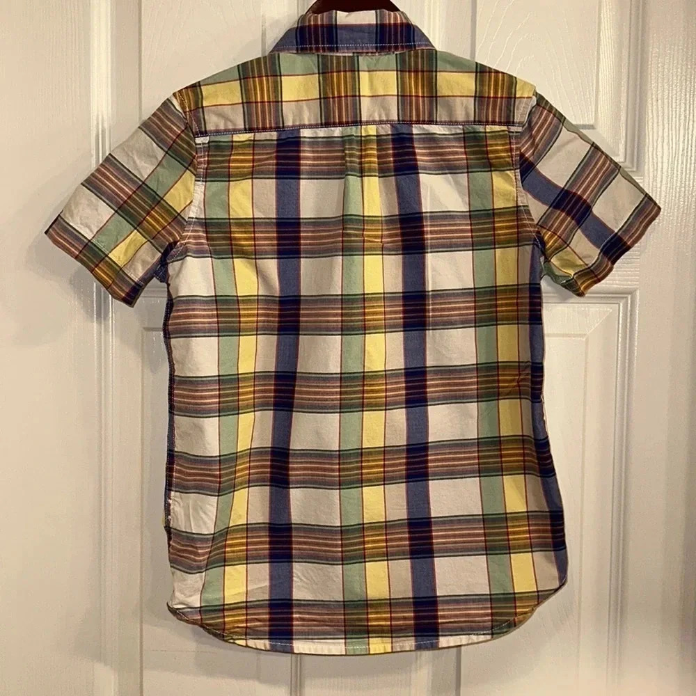 EUC 2 Gap Kids Shirt Sleeve Button Down Shirts (Small - 6/7) - Picture 3 of 11